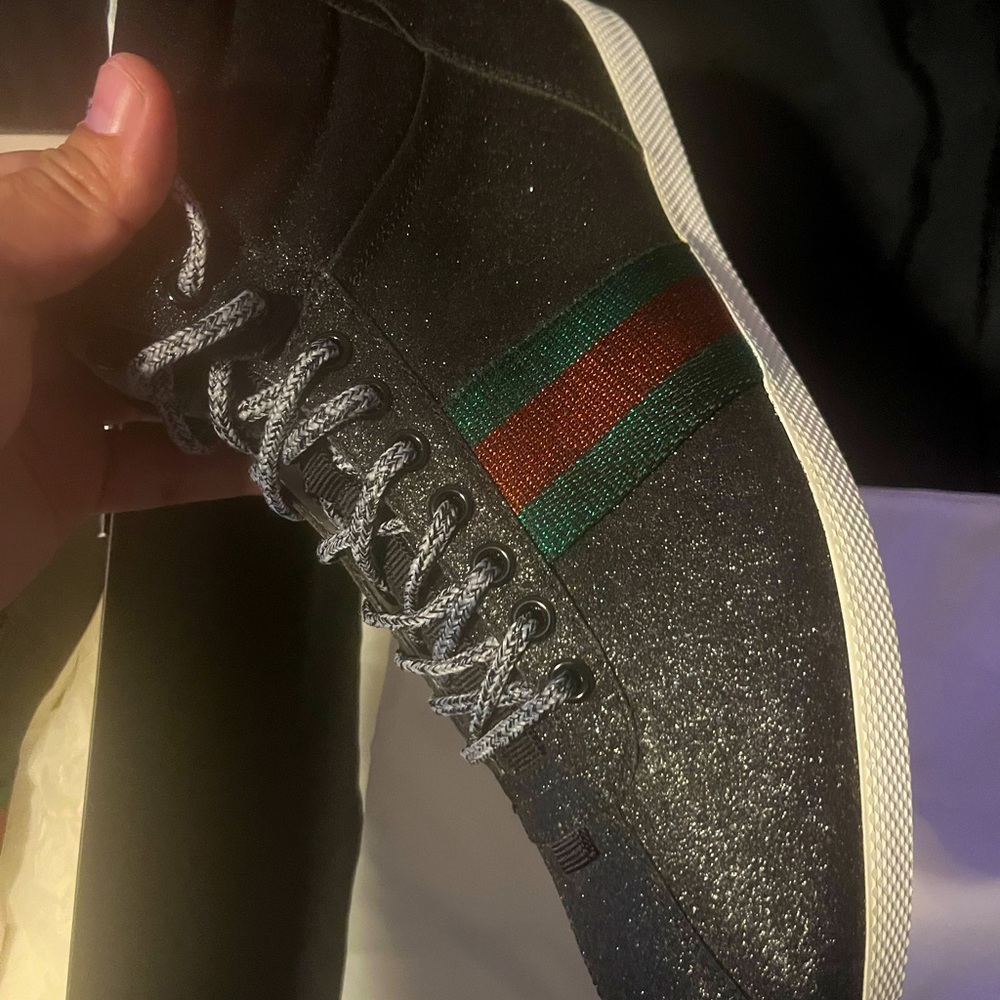 High top black glitter Gucci shoes. Size 10G. 9/10 condition. 100% Authentic.